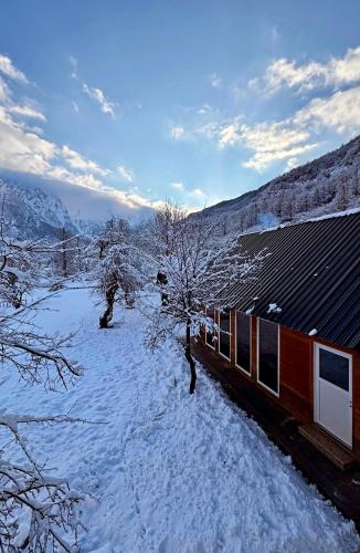 lazer-cardaku-guest-house-hotelmania